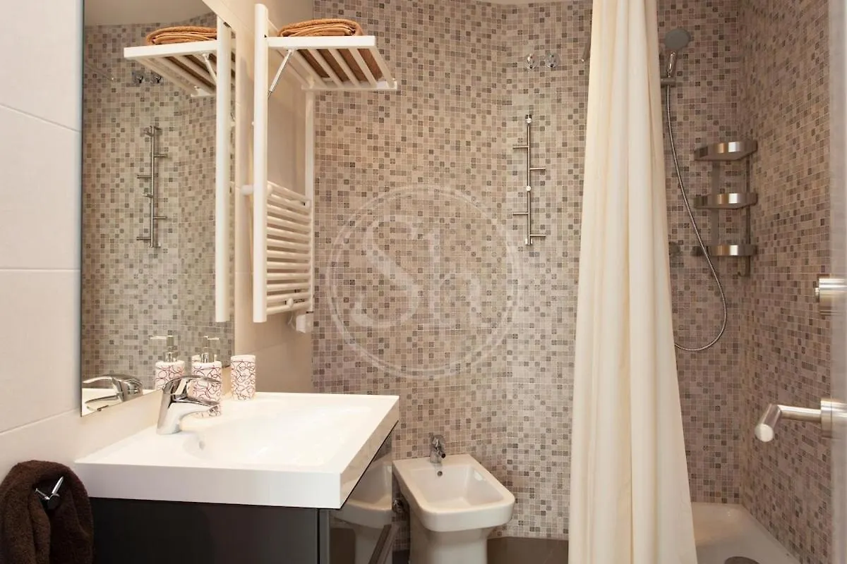 Hermoso Apartamento Junto A La Sagrada Familia Barcelona 0*,